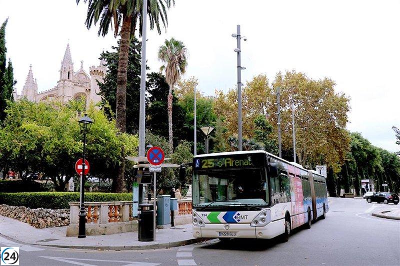 La pantalla en Plaça de la Reina por la Copa del Rey causa caos en el tráfico.