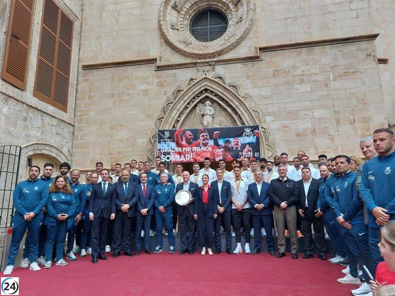 Prohens elogia al RCD Mallorca por su desempeño en la Copa del Rey y apuesta por más finales.