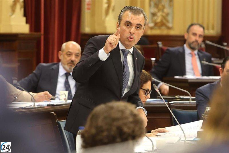 Vera confirma a Vox que el plan de elección de lengua se llevará a cabo como acordado