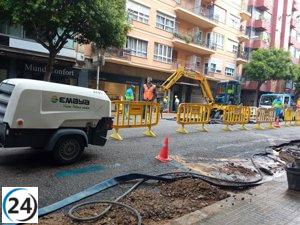 Calle Ramón y Cajal cerrada por reparación de tubería, reasfaltamiento en curso.