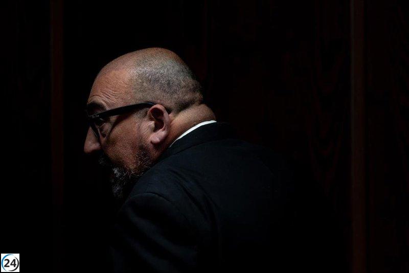 El juez decide que el 'caso Koldo' sigue bajo su jurisdicción y el Supremo tomará la decisión final.