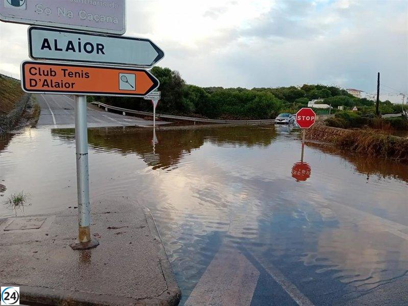 Menorca recupera el servicio de autobuses después del temporal, aún hay cortes en dos carreteras