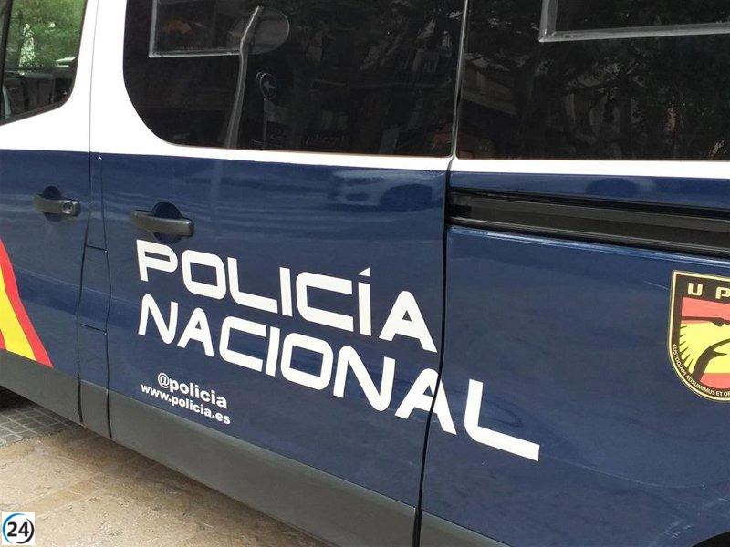 Mujer detenida por apuñalar a su compañero de piso en Ibiza durante una disputa.