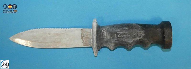 Policía arresta a un hombre en Ibiza tras intento de apuñalamiento de su inquilino en una casa okupada.