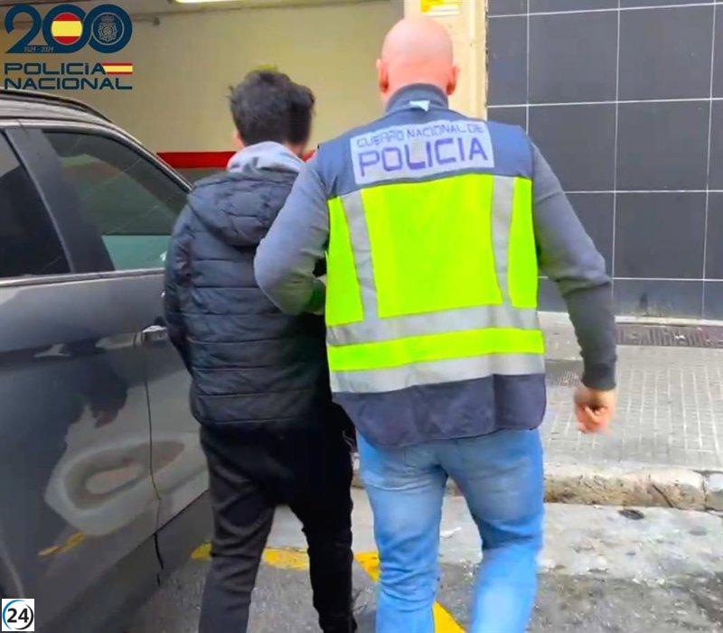 Tres jóvenes arrestados por asalto con cuchillo en un centro de entretenimiento en Palma.
