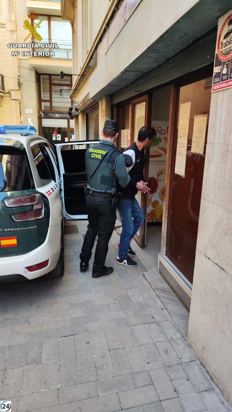 Arrestado por apuñalar a un hombre en un bar de Artà.
