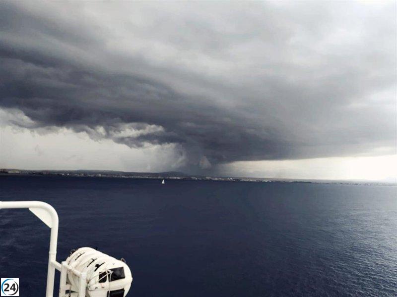 Mallorca y Pitiusas bajo aviso amarillo por lluvias y oleaje este jueves, según Aemet.