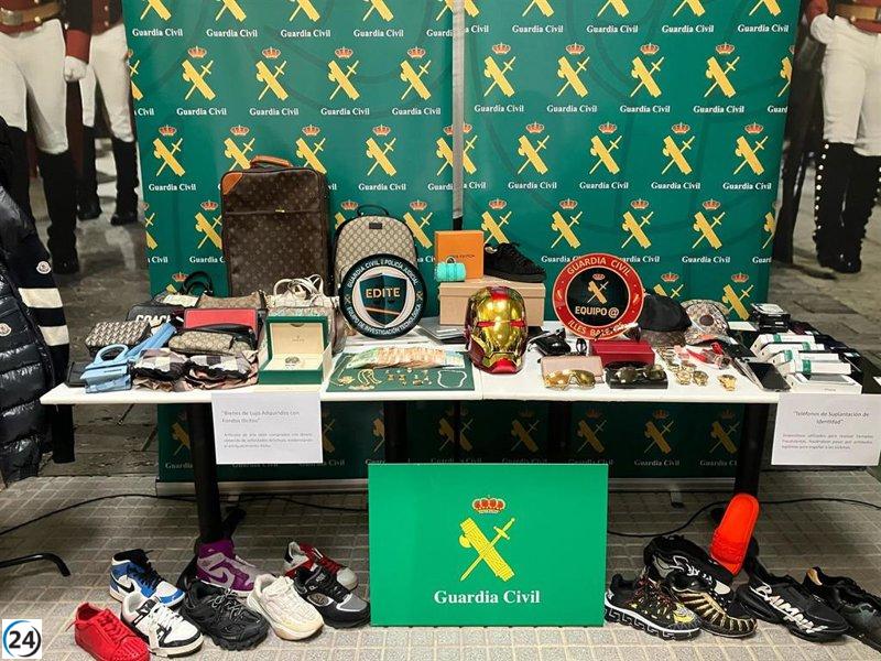 Desmantelan en Barcelona a banda que defraudó un millón de euros a clientes de un banco mallorquín.