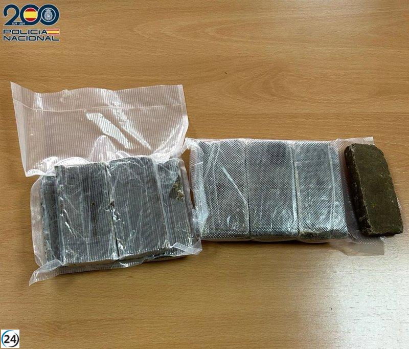 Arrestan en Palma a un joven que usaba el DNI de una anciana para traficar droga al extranjero.