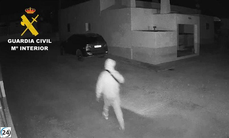 Arrestan a joven en Ibiza por múltiples robos e intento de hurto de automóvil.