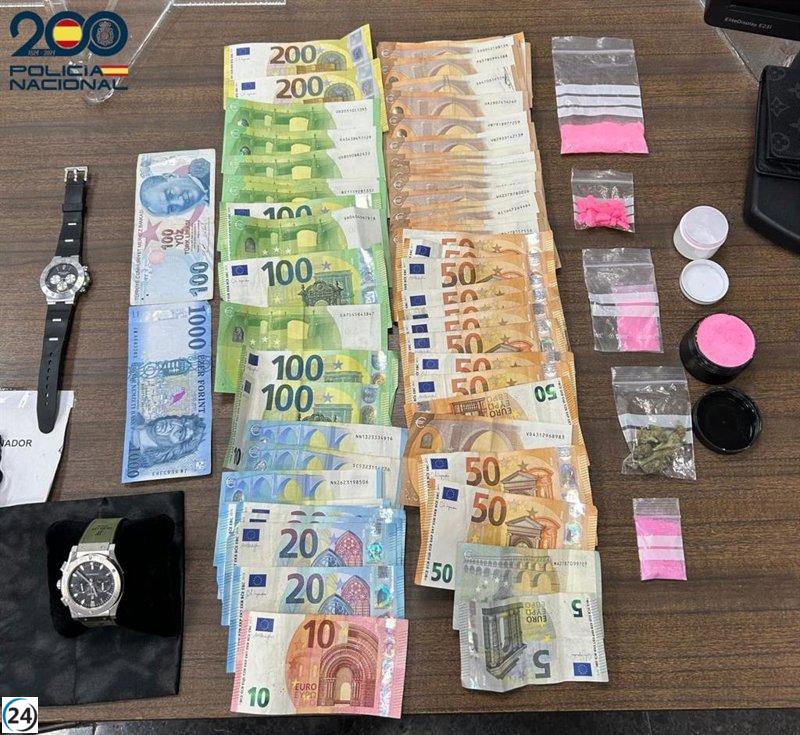 Tres individuos arrestados en Palma por transportar drogas en su vehículo.