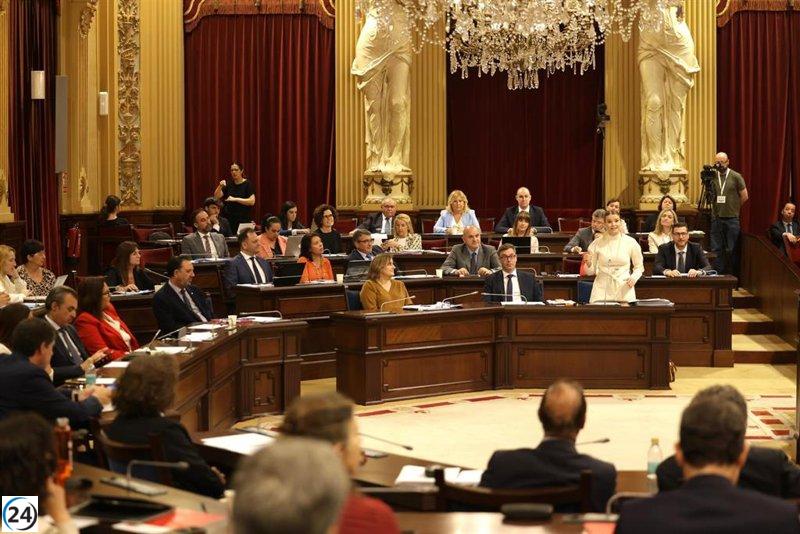 Oposición se opone firmemente al decreto turístico; PP defiende su seriedad.