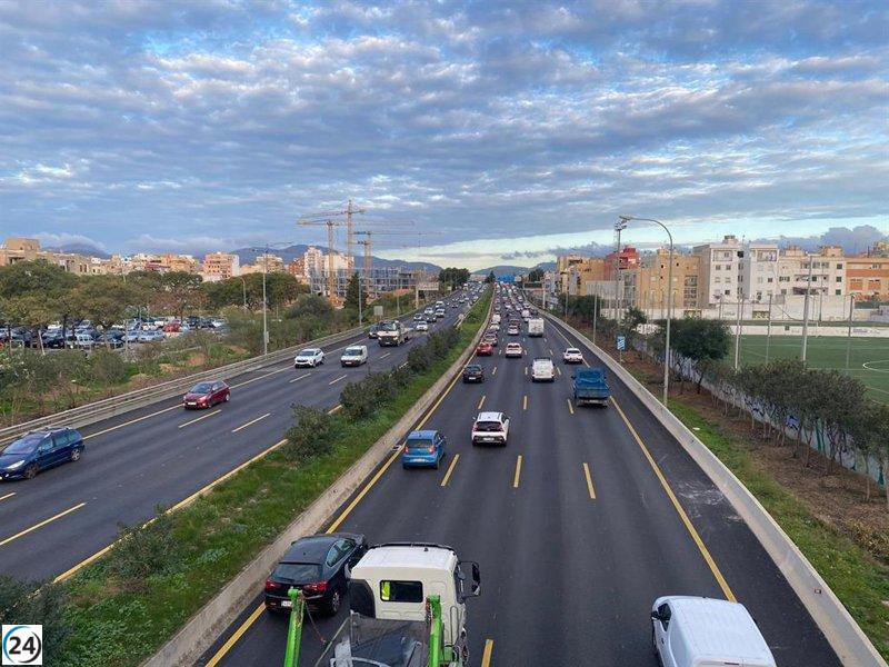 El PP se opone al nuevo impuesto de MÉS a los coches de alquiler, mientras los ecosoberanistas lo acusan de someterse a Vox.