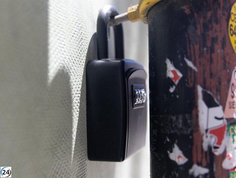 Parlamento da luz verde a la ley que combate las fiestas ilegales en alojamientos turísticos, gracias a enmiendas de PP y Vox.