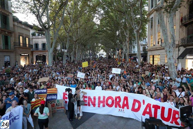 Protestas en Palma e Ibiza contra el turismo descontrolado: detalles y demandas.