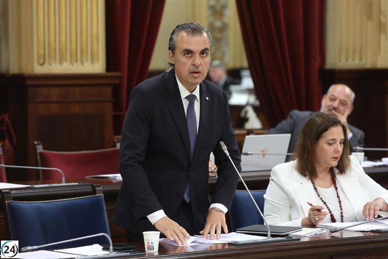 Vera defiende a los docentes de adoctrinamiento y critica a MÉS por su falta de compromiso en las aulas.