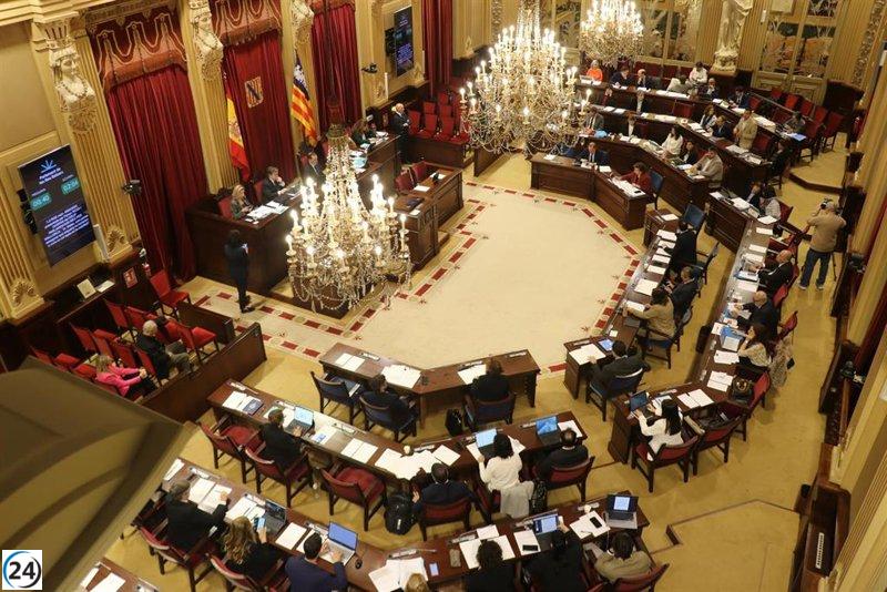El Parlament descarta la propuesta para combatir el sinhogarismo.