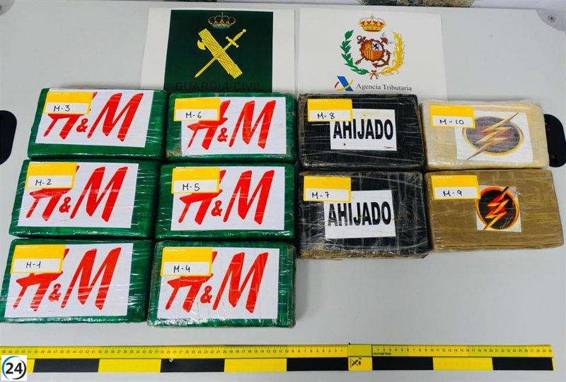 Arrestan en Ibiza a un sujeto con 10 kilos de cocaína en un camión de carga.