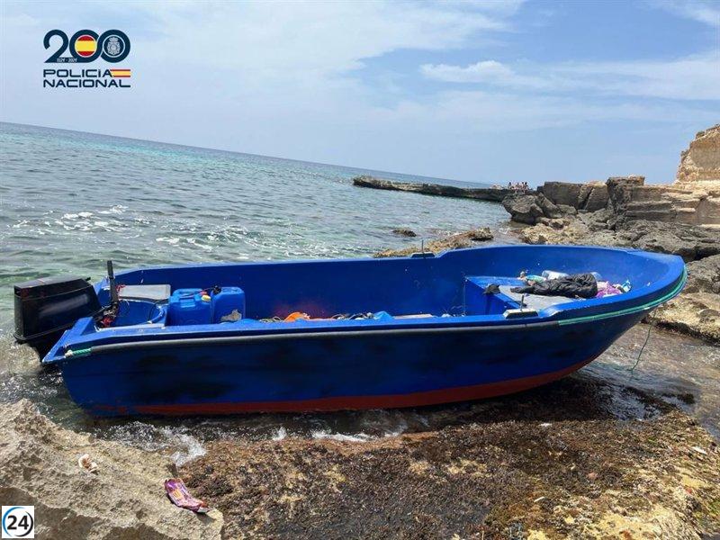 Prohens denuncia la existencia de una red delictiva que transporta migrantes en Formentera.