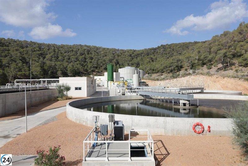 Prohens inspecta la planta de tratamiento de aguas residuales de sa Coma, esencial para Ibiza.