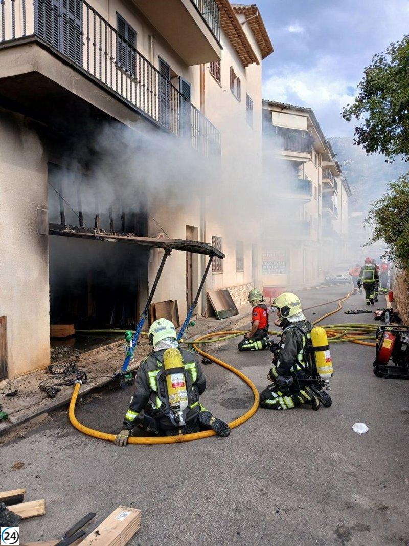 Incendio en carpintería de Sóller: bomberos de Mallorca en acción.