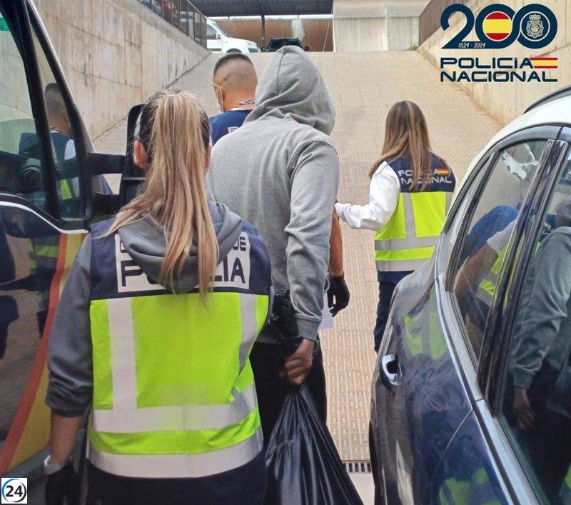 Ibiza: Seis capitanes de pateras arrestados por el traslado ilegal de inmigrantes, incluyendo un lactante.