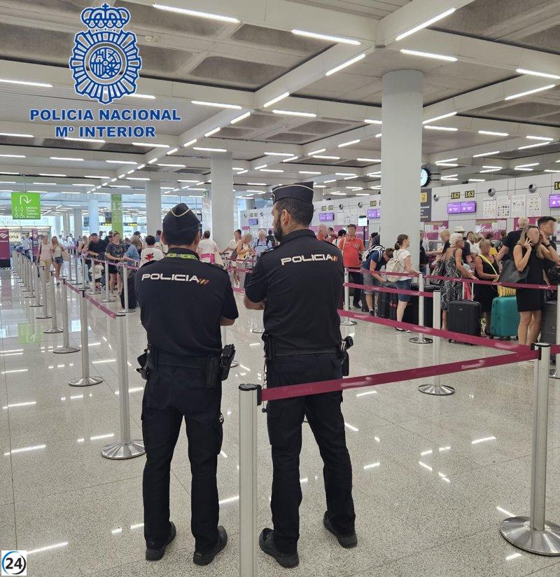 Detienen a 18 individuos en el aeropuerto de Palma por varios crímenes en julio.