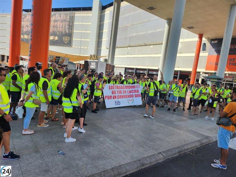 Protesta de trabajadores del TIB en el aeropuerto de Palma: Exigen atención a sus demandas.