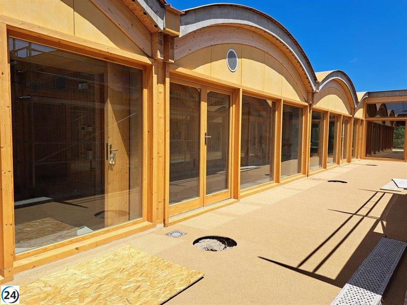 Educación abrirá tres escoletas y añadirá aulas para niños de 0 a 3 años en ocho colegios el próximo año escolar.