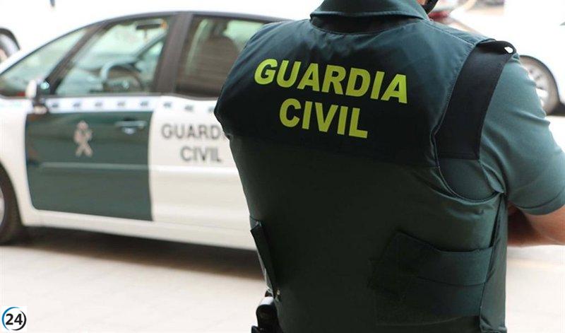 Joven de 22 años sufre lesiones tras caer de un tercer piso en hotel de Sant Antoni, Ibiza.