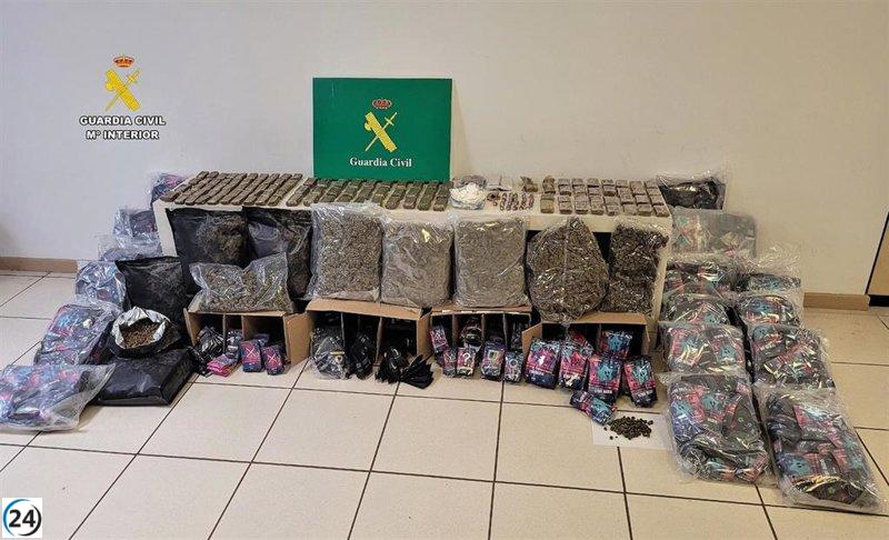 Desmantelan red de narcotráfico por correo: 32 arrestos y más de 50 kilos de hachís y marihuana confiscados.