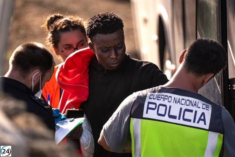 Agentes de la Policía Nacional exigen recursos adicionales para gestionar el flujo migratorio en Baleares.