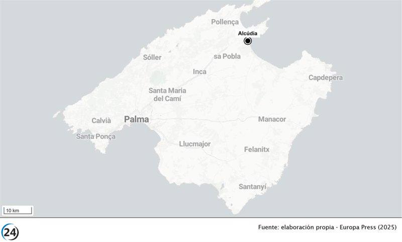 Rescatados varios huéspedes atrapados en un ascensor tras incendio en un hotel de Alcúdia.