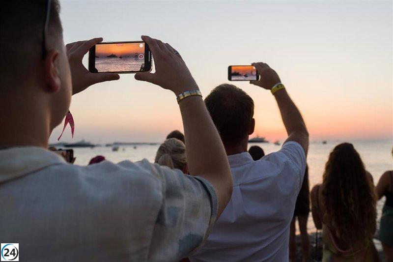 La 'mili' alemana amenaza el turismo y los ingresos en Baleares y Canarias.