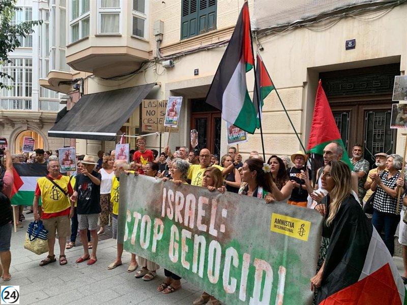 Centenar de manifestantes en Palma exigen protección para Flotilla Global Sumud y el fin de la crisis en Palestina.