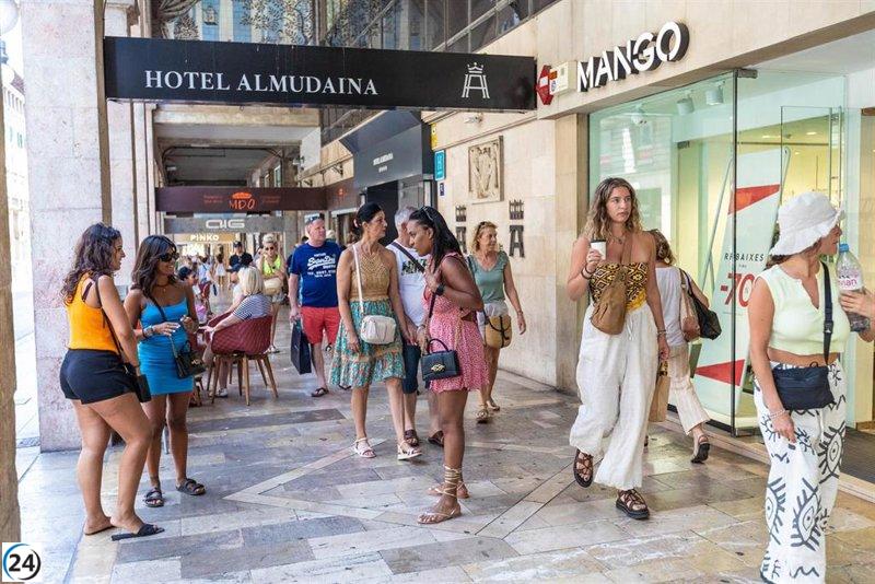 Baleares registra leve caída del 0,2% en pernoctaciones hoteleras en agosto.