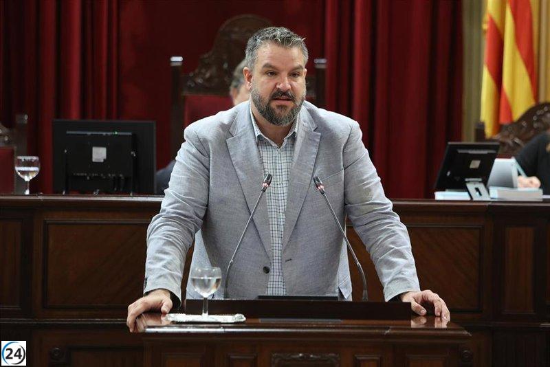 Apesteguia sugiere a Prohens un acuerdo para regular alquileres y restringir la compra a extranjeros.