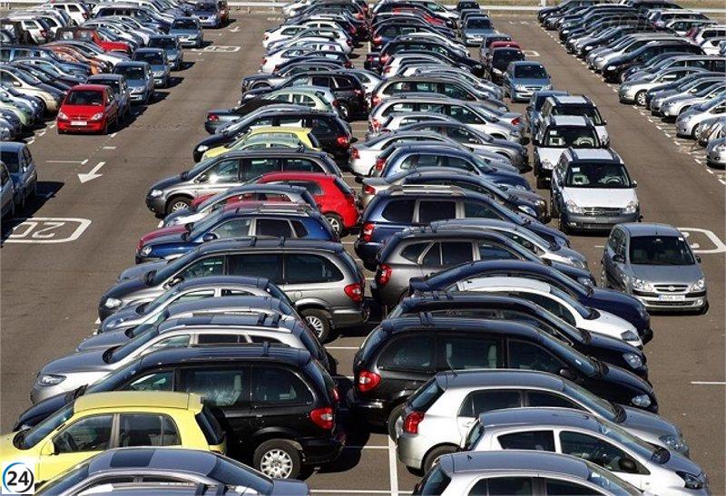 Empresarios del sector rent a car señalan el déficit del transporte público como causa de los problemas de movilidad en Baleares.