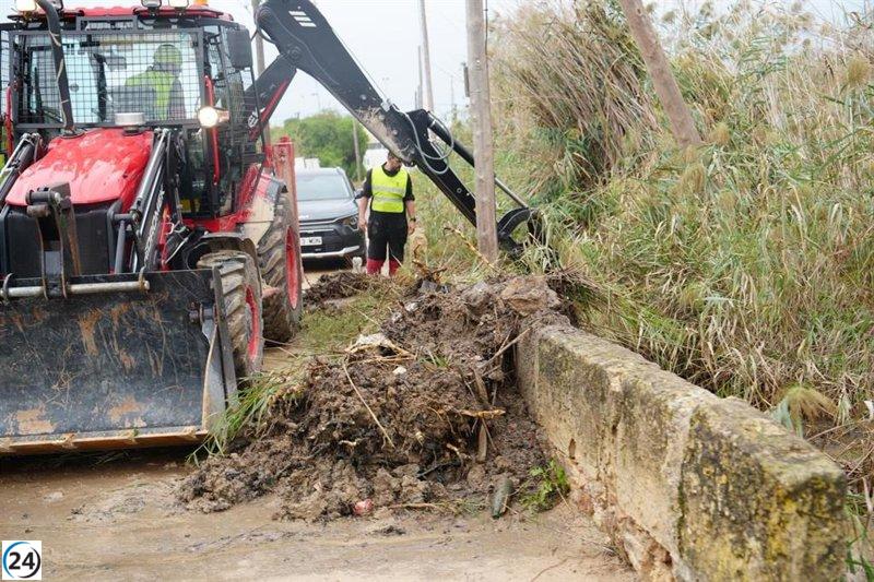 El Govern actúa en Ibiza para prevenir inundaciones: retira coches, limpia desagües y elimina estructuras.