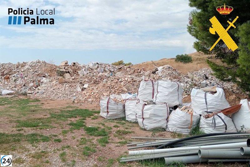 Descubren vertido ilegal en Son Reus con mil metros cúbicos de escombros, vehículos y tres ponis.