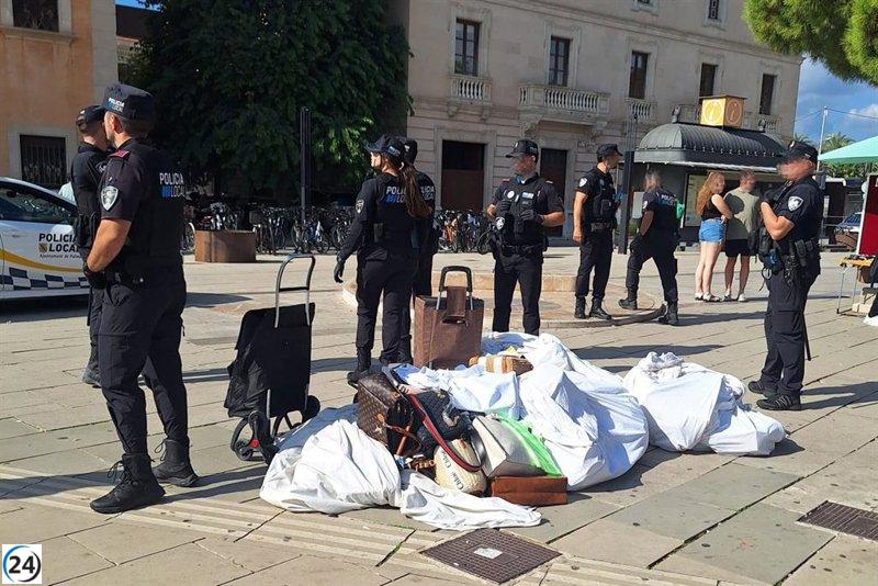 Desmantelan red de ventas ambulantes en el Parc de la Mar con nuevas incautaciones.
