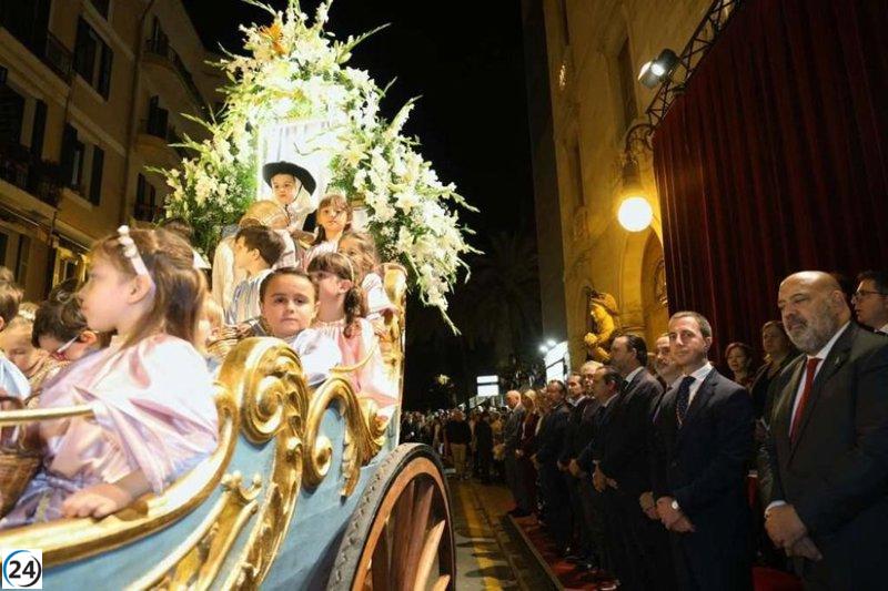 Multitudes en Palma celebran el desfile del Carro Triomfal de Santa Catalina Tomàs.