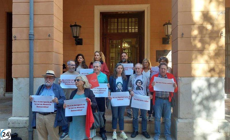 Mallorca advierte sobre el grave retroceso que acarrearía la eliminación de la Ley de Memoria Democrática.