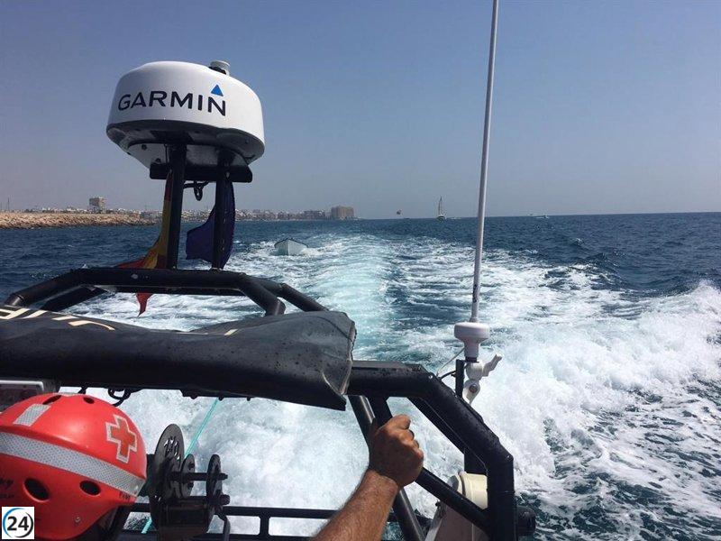 Salvamento de 29 migrantes en una embarcación al sur de Cabrera