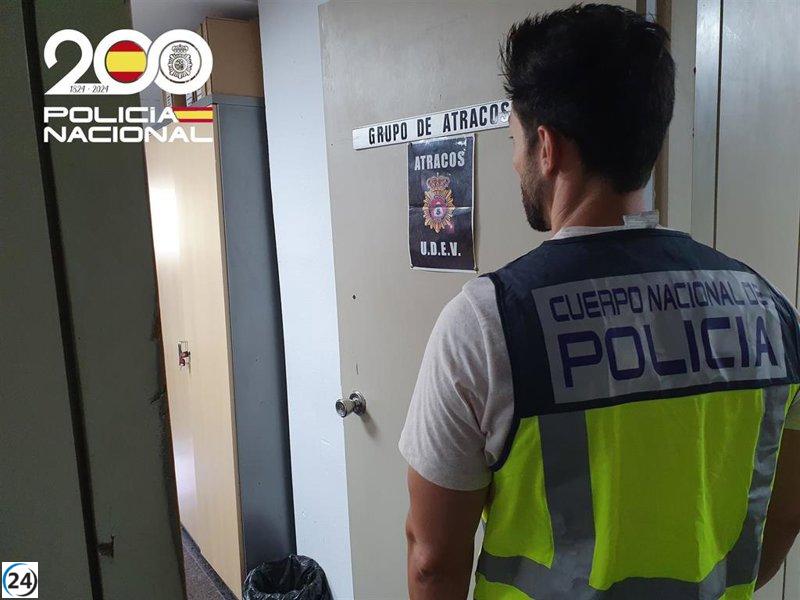 Arresto doble: dos ladrones capturados tras asalto a domicilio, mientras que la víctima enfrenta cargos por posesión de marihuana.