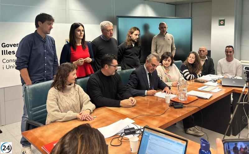 Gobierno, sindicatos y empresas logran pacto para restituir el 2,9% a maestros de educación concertada.