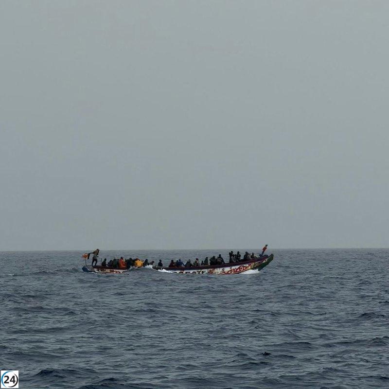 Cien migrantes alcanzan Baleares en cinco embarcaciones.