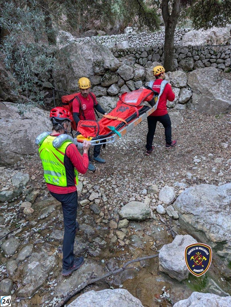 Rescate en Mallorca: Hombre trasladado a Son Espases tras caer en el barranco de Biniaraix.