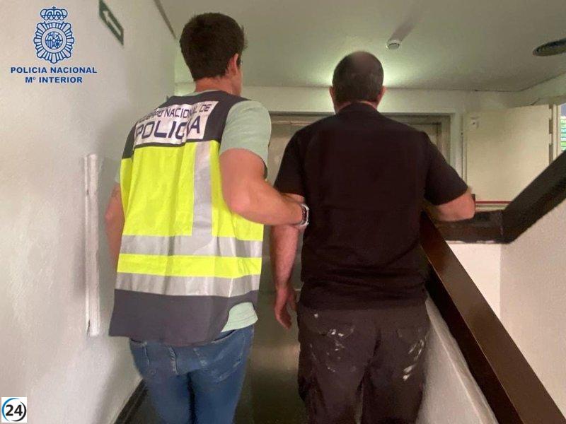 Detenido trabajador por robar joyas en casas donde prestaba servicios.