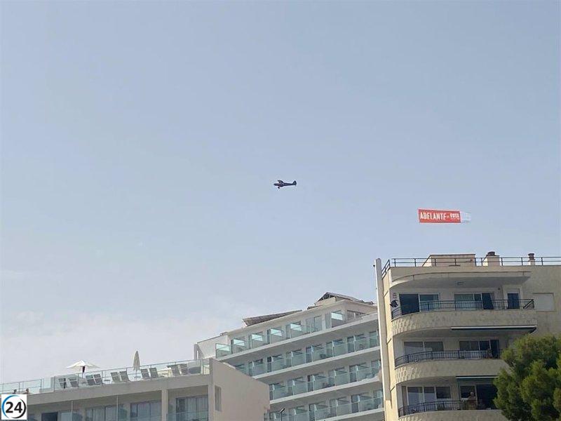 El PSIB promueve la movilización en playas de Mallorca el 23J con un avión con el lema 